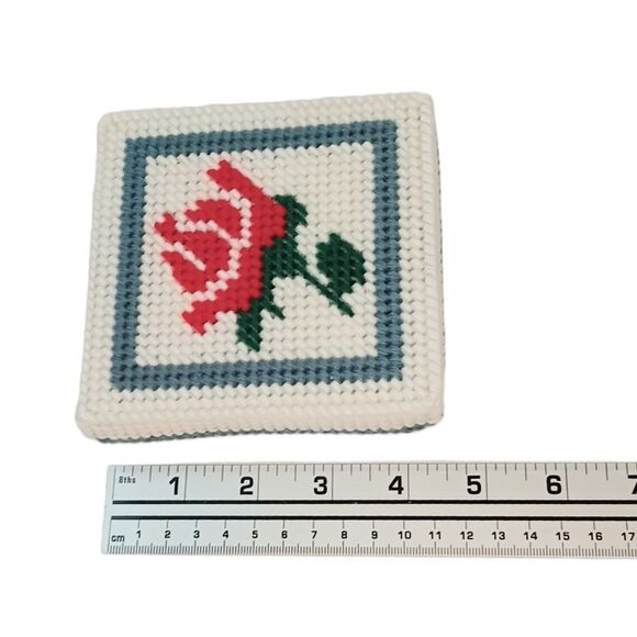 VTG Needlepoint Red Rose Coasters Plastic Canvas Set Of 6 With Box Cottagecore - Picture 4 of 8